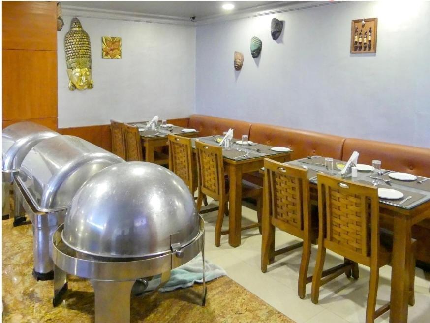 Meenakshi'S Sunshine Hotel Madurai Esterno foto