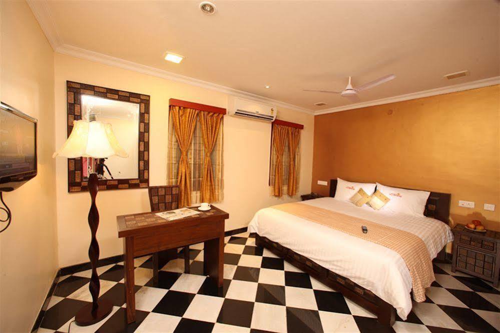 Meenakshi'S Sunshine Hotel Madurai Esterno foto