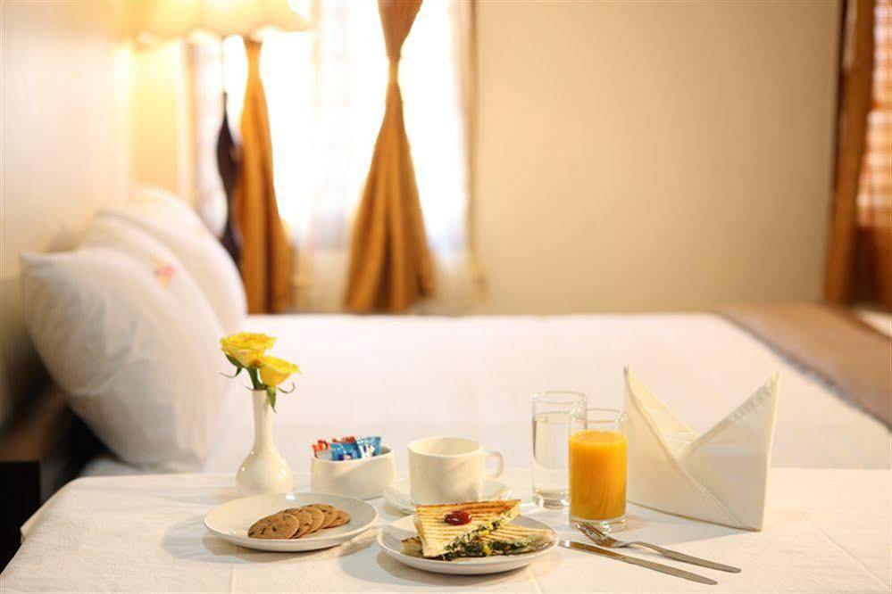 Meenakshi'S Sunshine Hotel Madurai Esterno foto